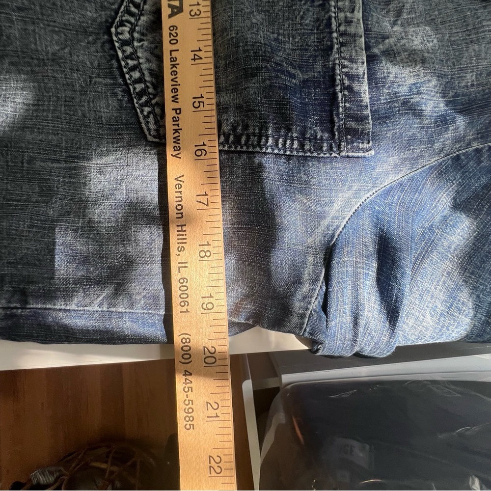 Bella Dahl Denim Split Back Button Down In Sea Sp… - image 8